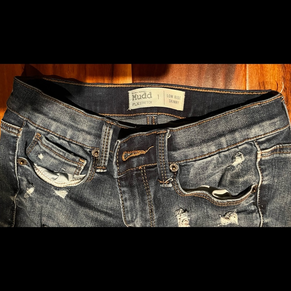 Mudd size 1, low rise skinny jeans